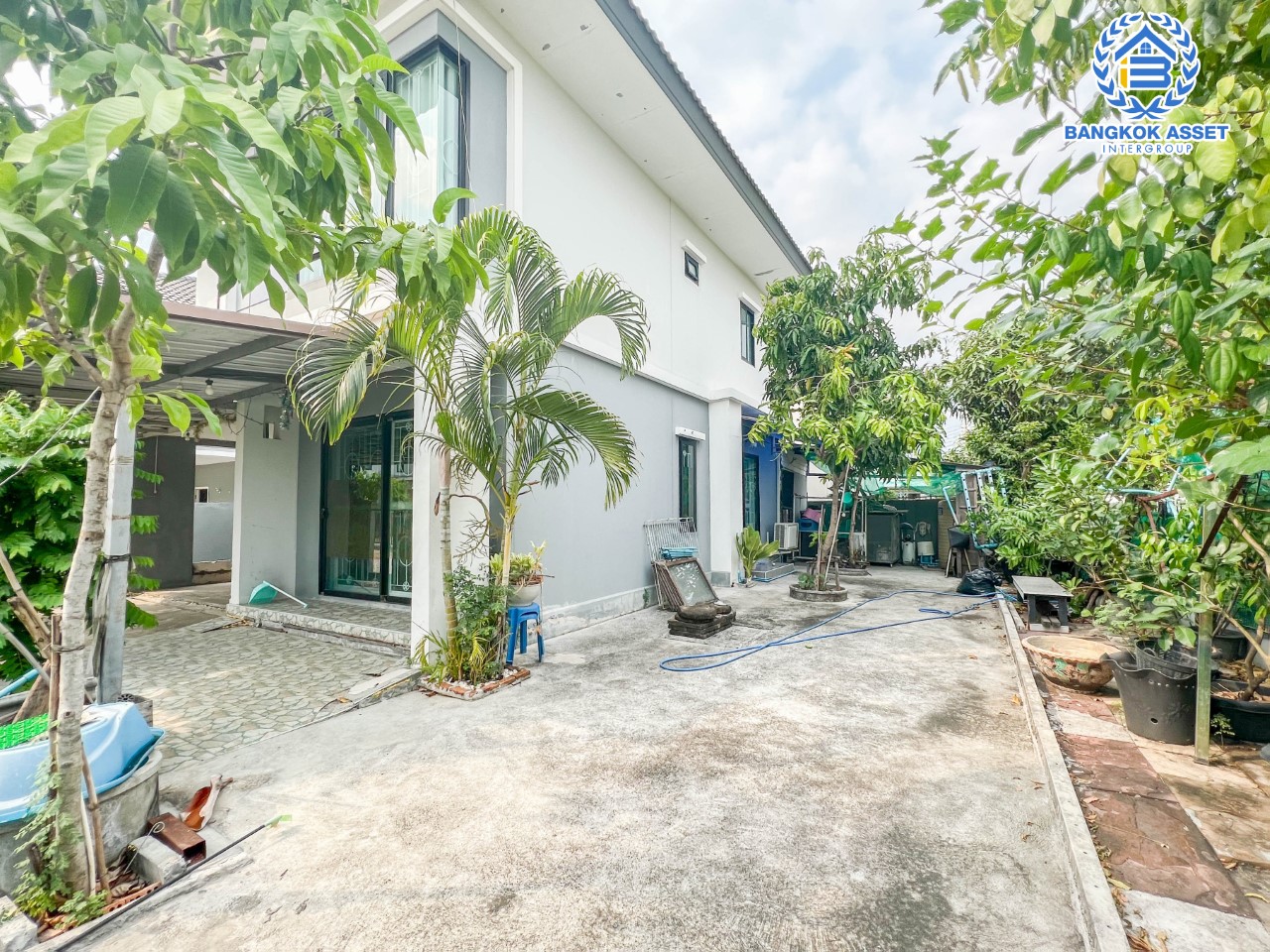 *****บ้านเดี่ยวมือสอง ย่านนนทบุรี ม.ดีไลท์ พุทธมณฑล-ศาลายา หลังมุม เนื้อที่กว้างขวางมากถึง 58.2 ตร.ว. ฟังก์ชัน 3 ห้องนอน 2 ห้องน้ำ ที่จอดรถ 2 คัน บ้านสวย พร้อมเข้าอยู่ได้ทันที บนทำเลแห่งการเดินทาง เชื่อมต่อได้หลายเส้นทาง ใกล้ทางด่วน "ศรีรัช"